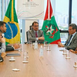 Comitiva do TJMG visita o TJSC para conhecer na prática o funcionamento do eproc