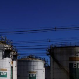 Acordo de R$ 20 bilhões da Petrobras: é bom para as ações? E os dividendos?